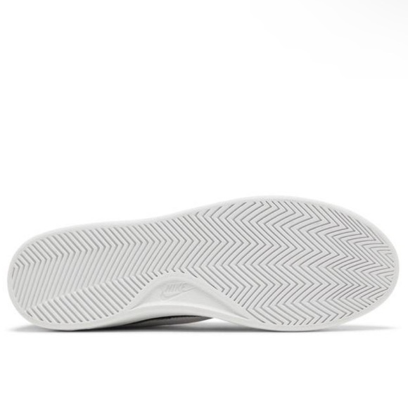 Nike Men’s Court Royale 2 Mid
Black/White Onyx/White
Style CQ9179-001 - Picture 13 of 16